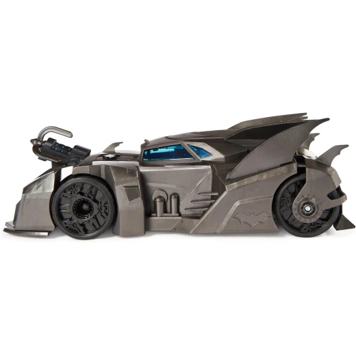 Spin Master | DC Comics, Crusader Batmobile Playset with Exclusive 4-inch Batman Figure, 3 Super-Villain Paper Figures '